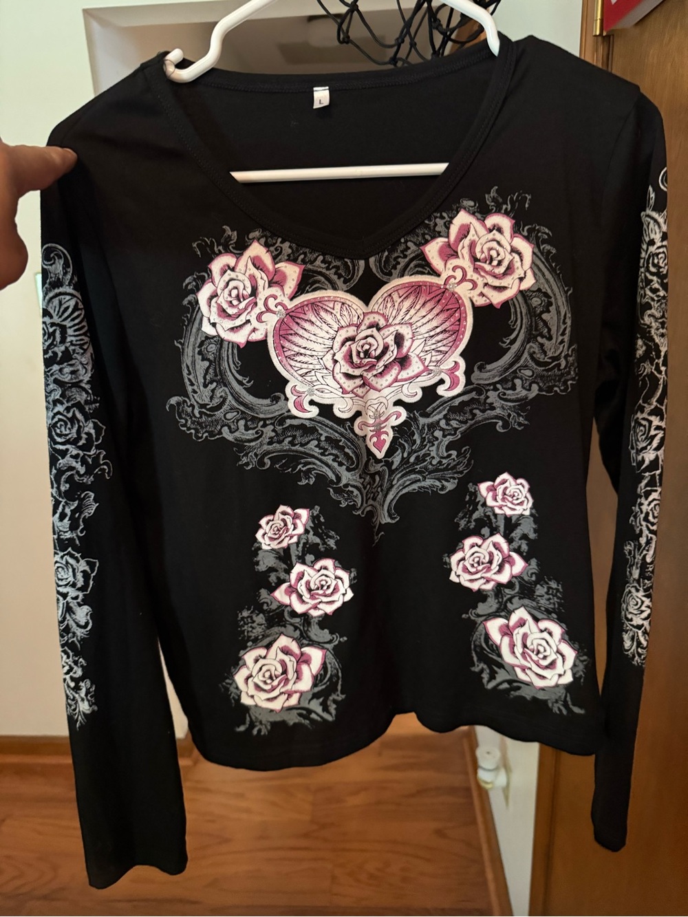 Source Unknown Black Long-Sleeve Tee with Pink and White Rose Heart Graphic